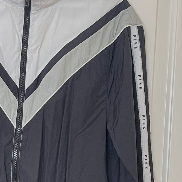 Victoria's Secret Pink XS X Jacket Windbreaker White Black Logo - Picture 3 of 5